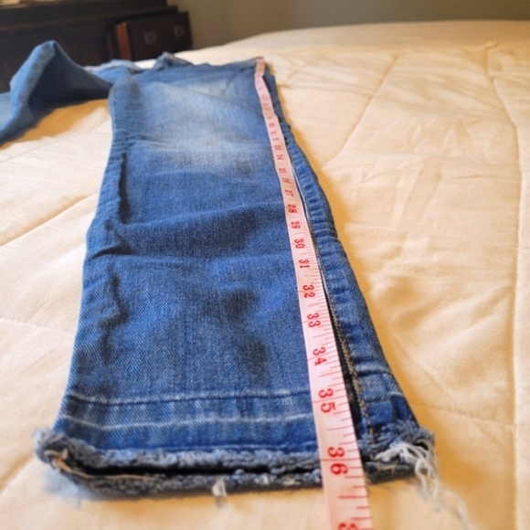 GUESS Mid-Rise Sexy Curve Women's Stretchy Jeans - Picture 7 of 9